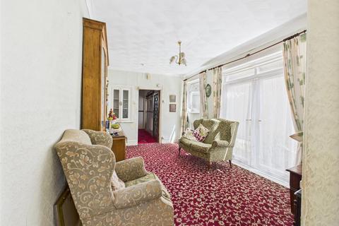 3 bedroom terraced house for sale, Gilbert Road, Llanelli