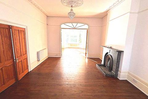 2 bedroom flat to rent, Earlsfield Road, London, SW18