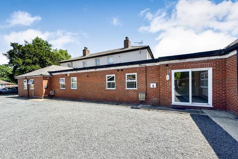2 bedroom flat for sale, Flat 5 Sudeley House, 7 Wharf Street, Sutton Bridge, Spalding, Lincolnshire, PE12 9GY