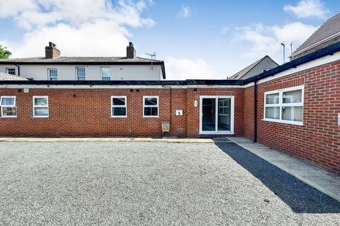 2 bedroom flat for sale, Flat 5 Sudeley House, 7 Wharf Street, Sutton Bridge, Spalding, Lincolnshire, PE12 9GY