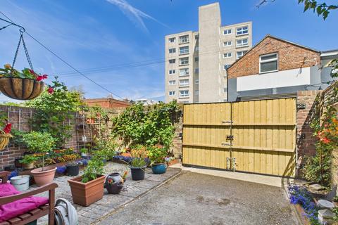 Burgoyne Road, Southsea, PO5