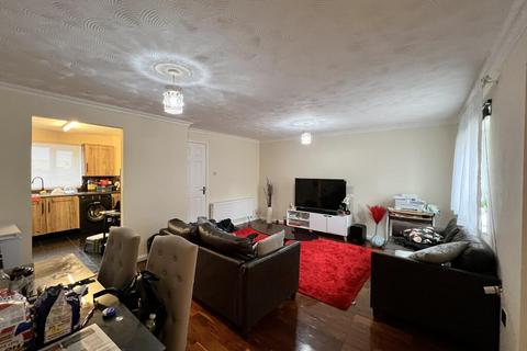 3 bedroom semi-detached house to rent, Bryson Walk, Manchester M18