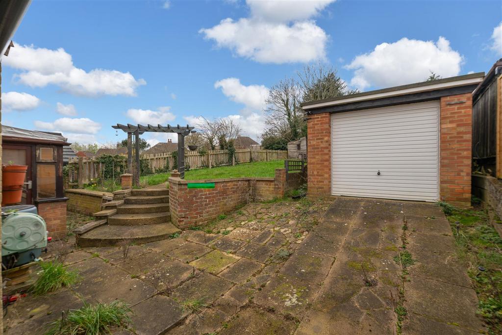 Detached garage