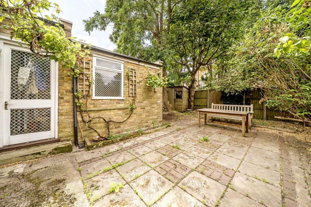 Newburgh Road London W3 5 bed - Image 9 1024x1024