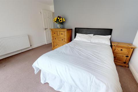 2 bedroom apartment to rent, Woodside, Plymouth