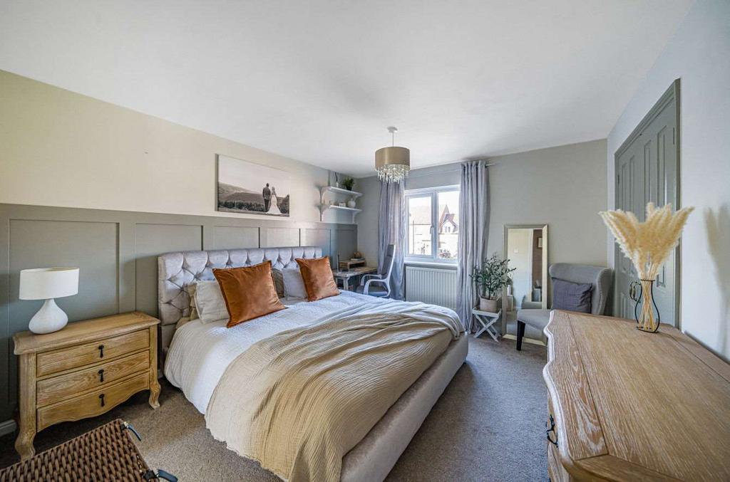 Bedroom 1 (Double with Ensuite)