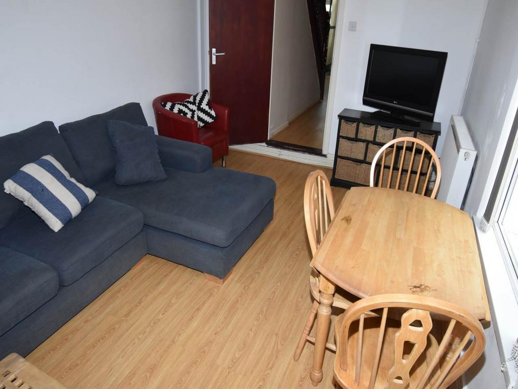 Lounge 1 (2)