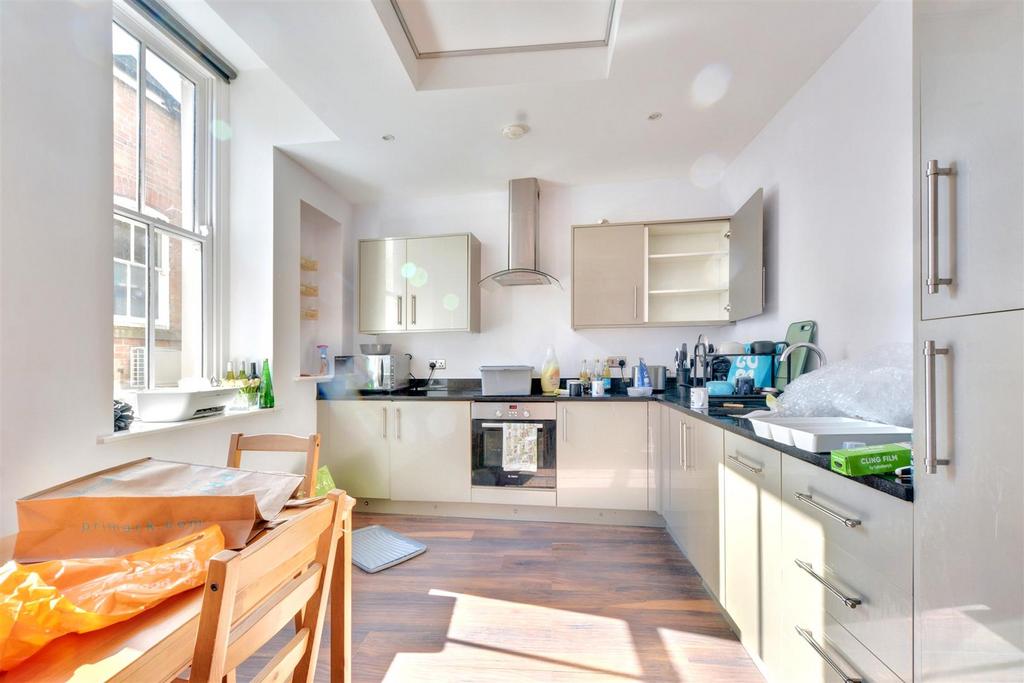 Kitchen 1.jpeg