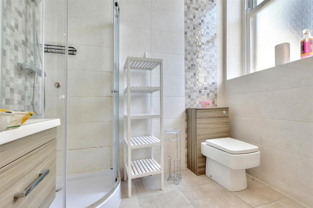 Ensuite.jpeg