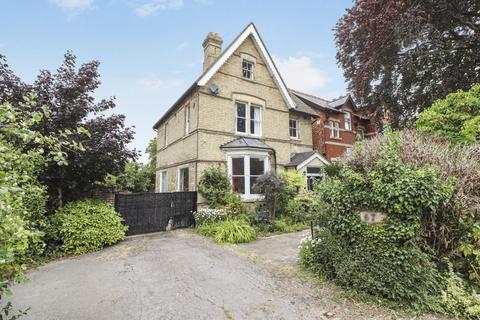 undefined, Victoria Road, Rushden NN10