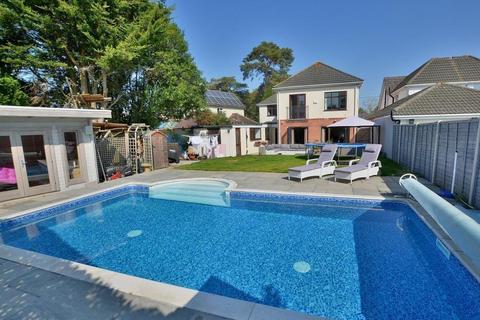 5 bedroom detached house for sale, Church Road, Ferndown