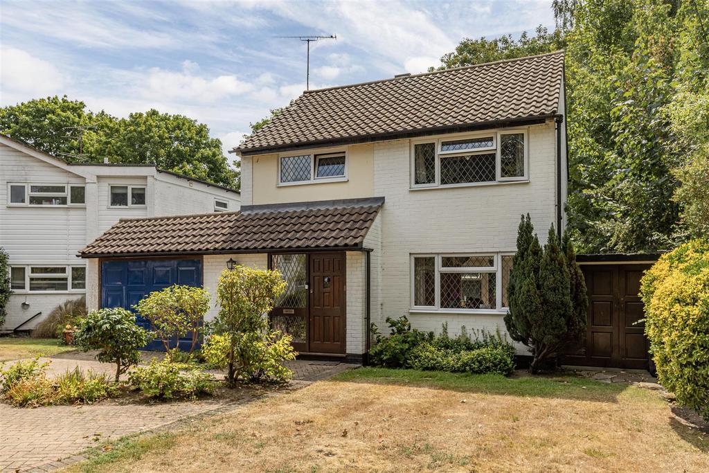 6 Weyside Close, KT14 7 DF - 23.jpg