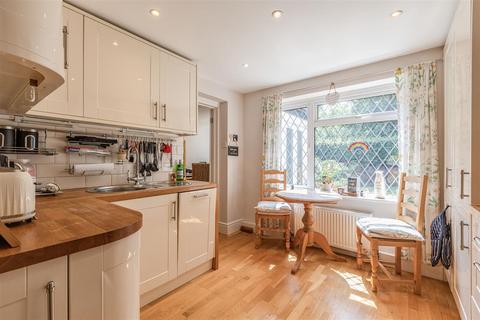 undefined, Weyside Close, West Byfleet KT14
