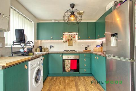 3 bedroom detached house for sale, Spinnaker Road, Chesterfield S43
