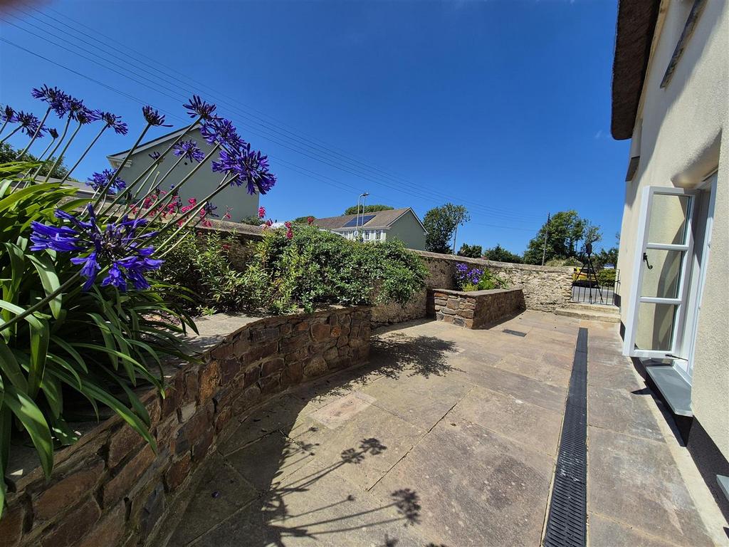 Side Garden 1