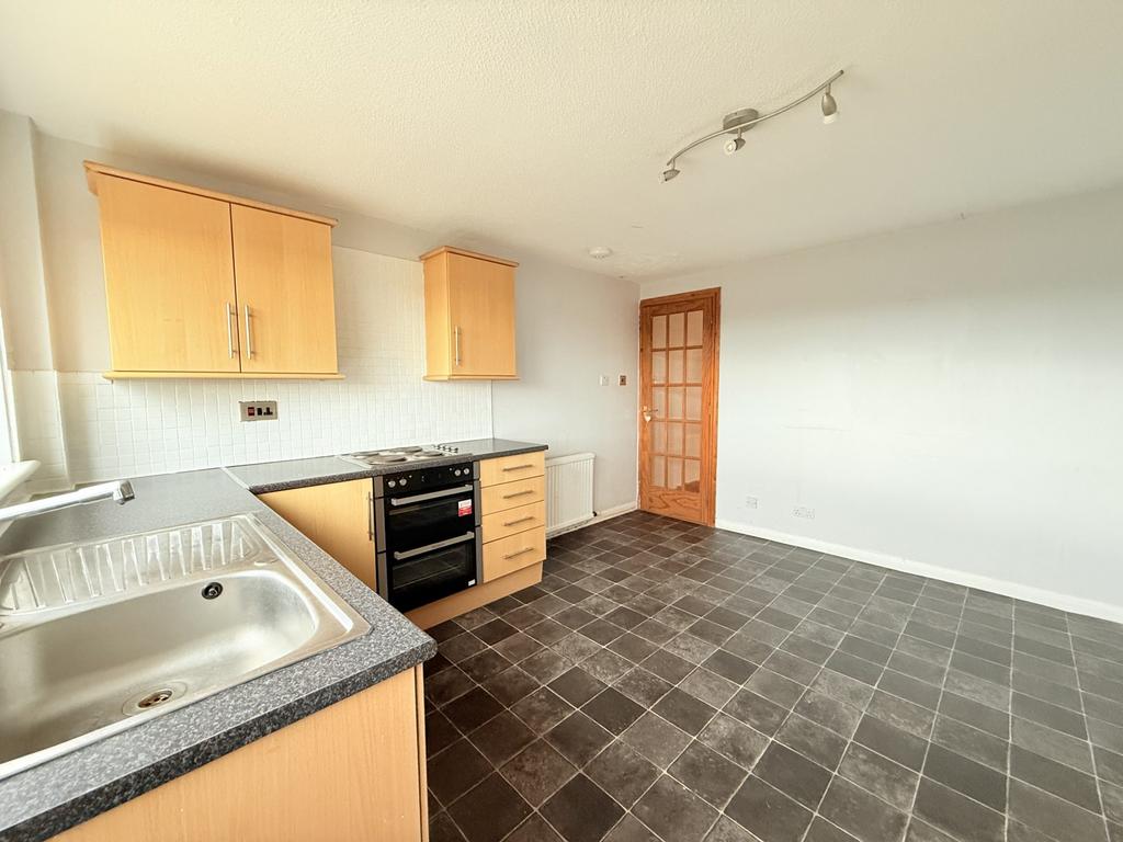 18 Makbrar Road, Dumfries, DG1 4 BA - Braidwoods So