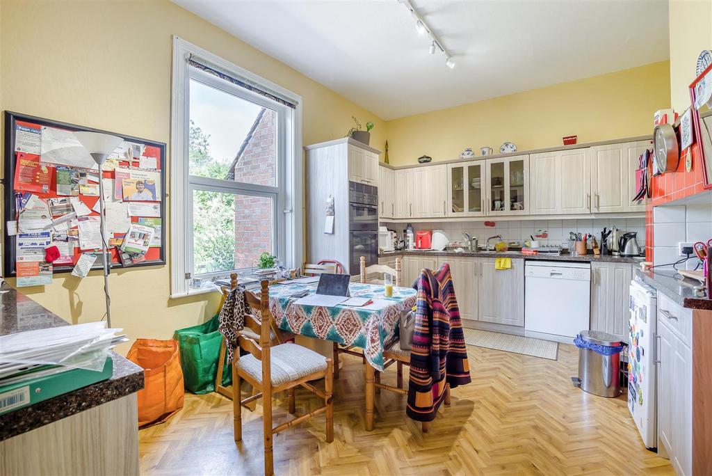 8654290-interior12.jpg