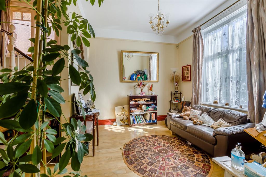 8654290-interior01.jpg