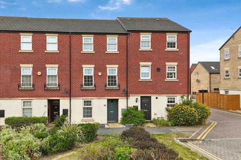 2 bedroom end of terrace house for sale, Legends Way, Hull