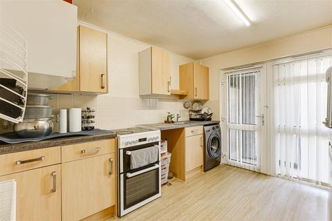 undefined, Spruce Hill, Harlow