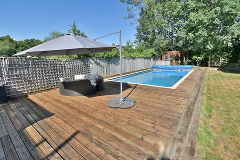 5 bedroom detached house for sale, Robins Wood Drive, Ferndown, BH22