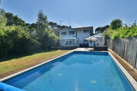 5 bedroom detached house for sale, Robins Wood Drive, Ferndown, BH22