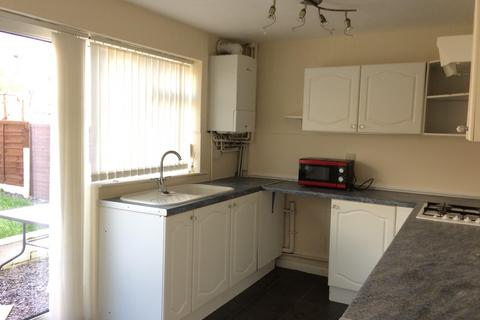 3 bedroom terraced house to rent, Howden Close, Reddish, Stockport