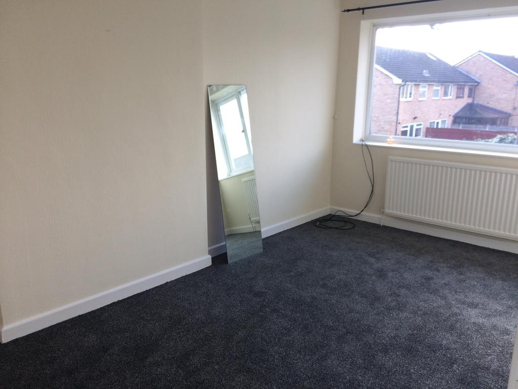 Bedroom 1 (2)