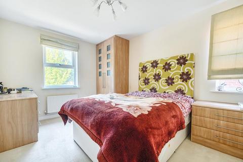 2 Church Lane, Wexham, Slough, SL3 6LB