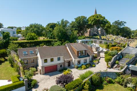 4 bedroom detached house for sale, Clifton, Castel, Guernsey