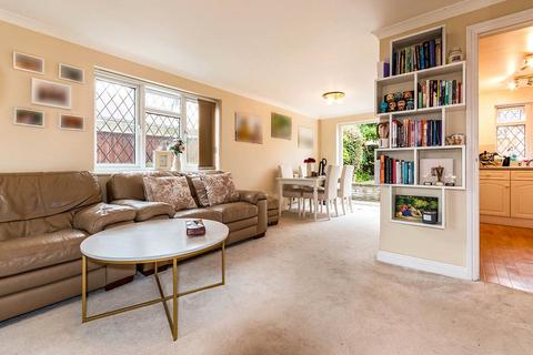 3 bedroom detached house to rent, Everest Close, Bedfordshire SG15