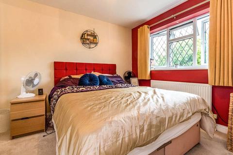 3 bedroom detached house to rent, Everest Close, Bedfordshire SG15