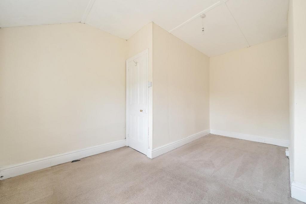 Bedroom 1.jpg