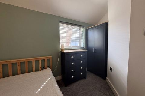1 bedroom in a house share to rent, Garton End Road, Dogsthorpe, Peterborough,  PE1 4E