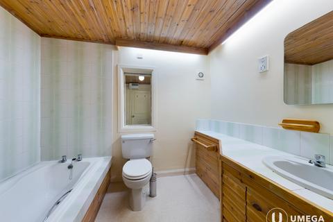 3 bedroom apartment to rent, Sunbury Place, West End, Edinburgh, EH4