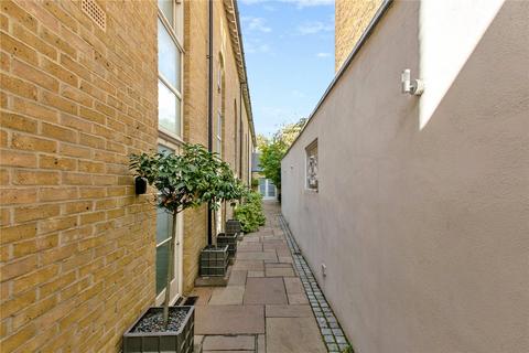 2 bedroom terraced house for sale, North Side Wandsworth Common, London, SW18