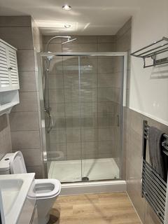 Studio to rent, Talbot Road, Old Trafford, Manchester