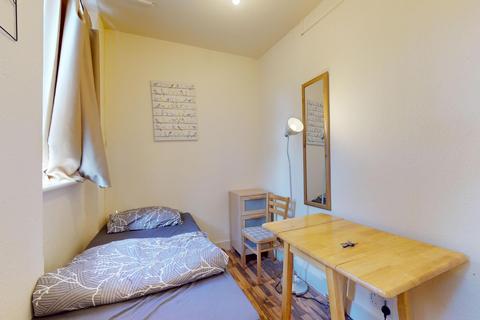 Flat share to rent, Saint Pauls Avenue