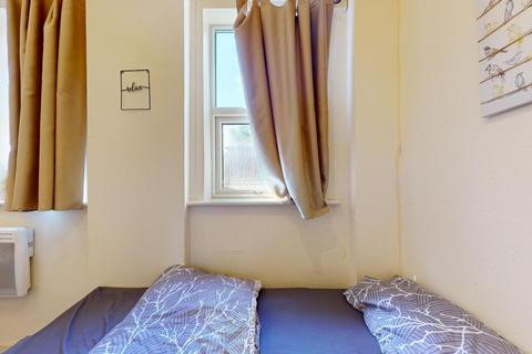 Flat share to rent, Saint Pauls Avenue