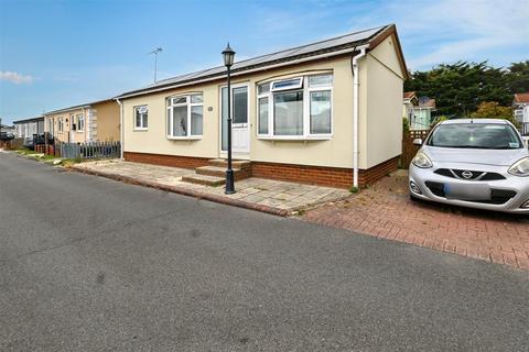 1 bedroom park home for sale, Creek Road, Canvey Island SS8