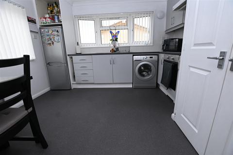1 bedroom park home for sale, Creek Road, Canvey Island SS8