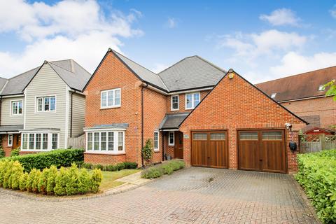 undefined, Kilnwood Close, Faygate, Horsham, West Sussex. RH12 0AN