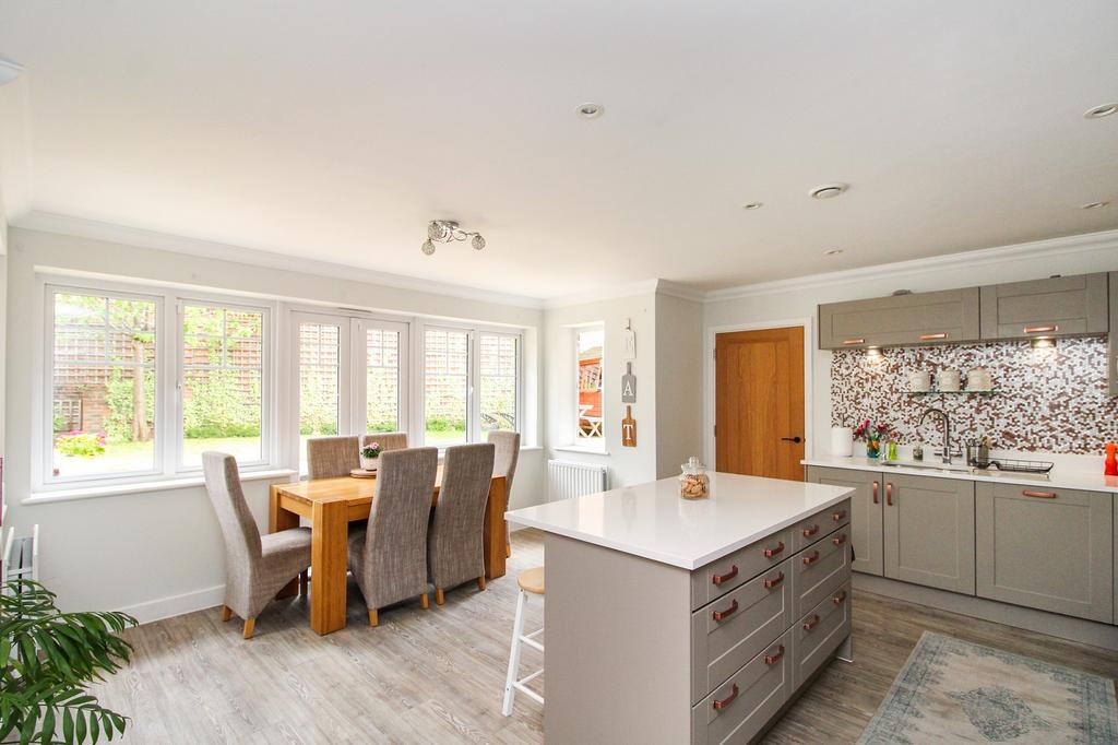 Kitchen/Breakfast Room