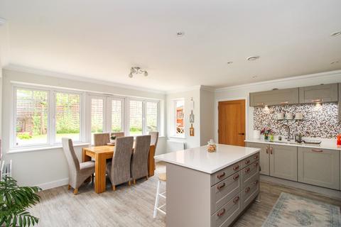 undefined, Kilnwood Close, Faygate, Horsham, West Sussex. RH12 0AN