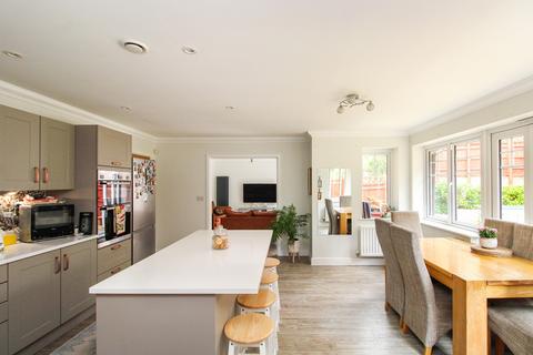 undefined, Kilnwood Close, Faygate, Horsham, West Sussex. RH12 0AN