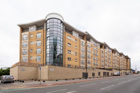 2 bedroom flat for sale, Middlewood Street, Salford M5