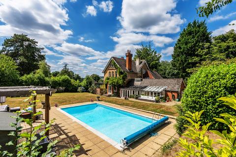 Rockfield Road, Oxted, Surrey, RH8