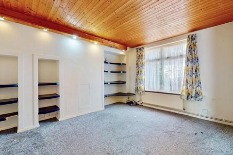3 bedroom end of terrace house for sale, David Road, Dagenham, RM8