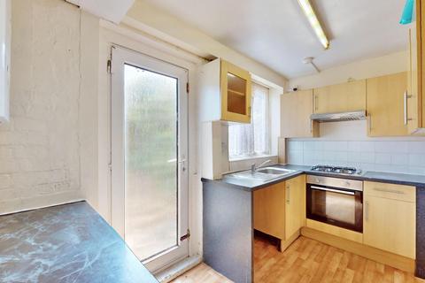 3 bedroom end of terrace house for sale, David Road, Dagenham, RM8