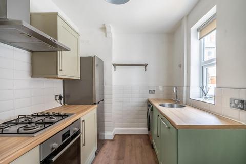 2 bedroom terraced house to rent, Neville Terrace, York, YO31 8NF